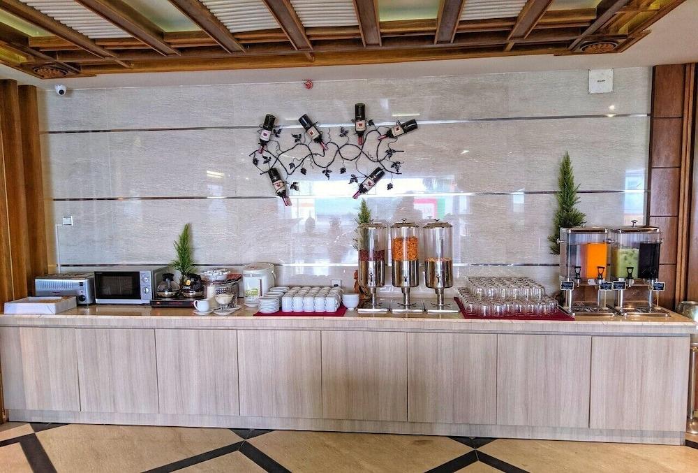 Holiday One Can Tho Hotel Exterior photo
